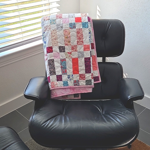 Cozy Quilt - Picture 1 of 11